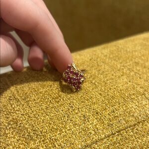 Elegant 14 Kat Gold and Pink Gemstone Ring